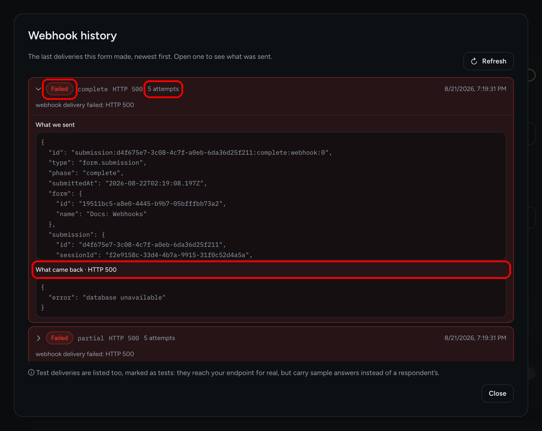 El diálogo Historial de webhook con una fila Fallido desplegada, mostrando 5 intentos, el cuerpo JSON en Qué enviamos y la respuesta del endpoint en Qué volvió